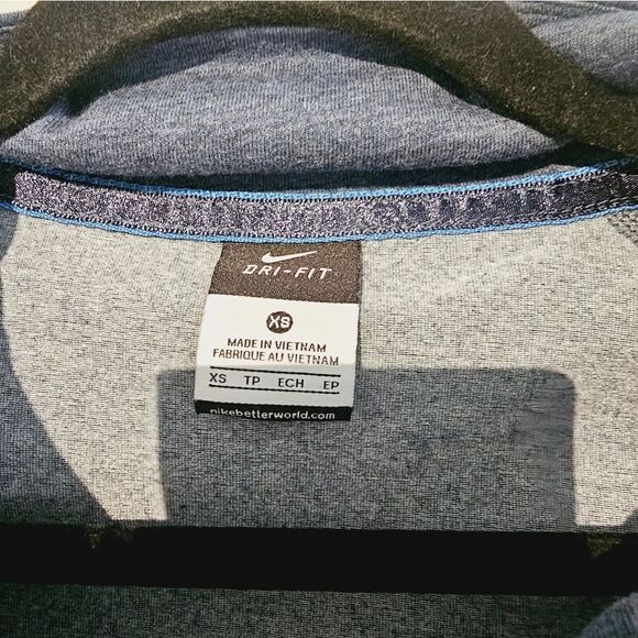 Nike Dri-fit zip up - send an offer - Picture 4 of 5